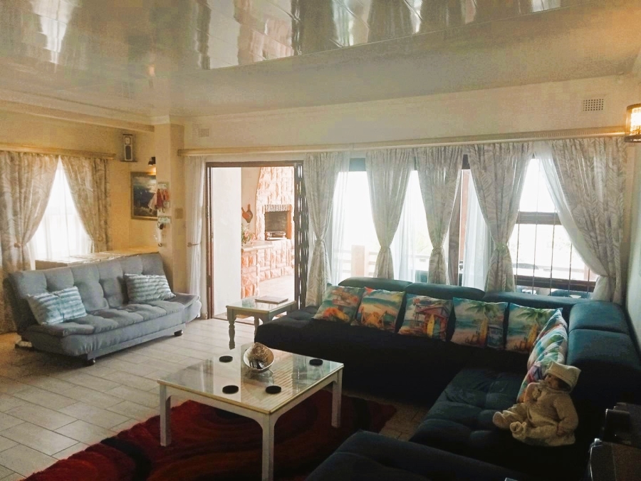 3 Bedroom Property for Sale in Uvongo KwaZulu-Natal