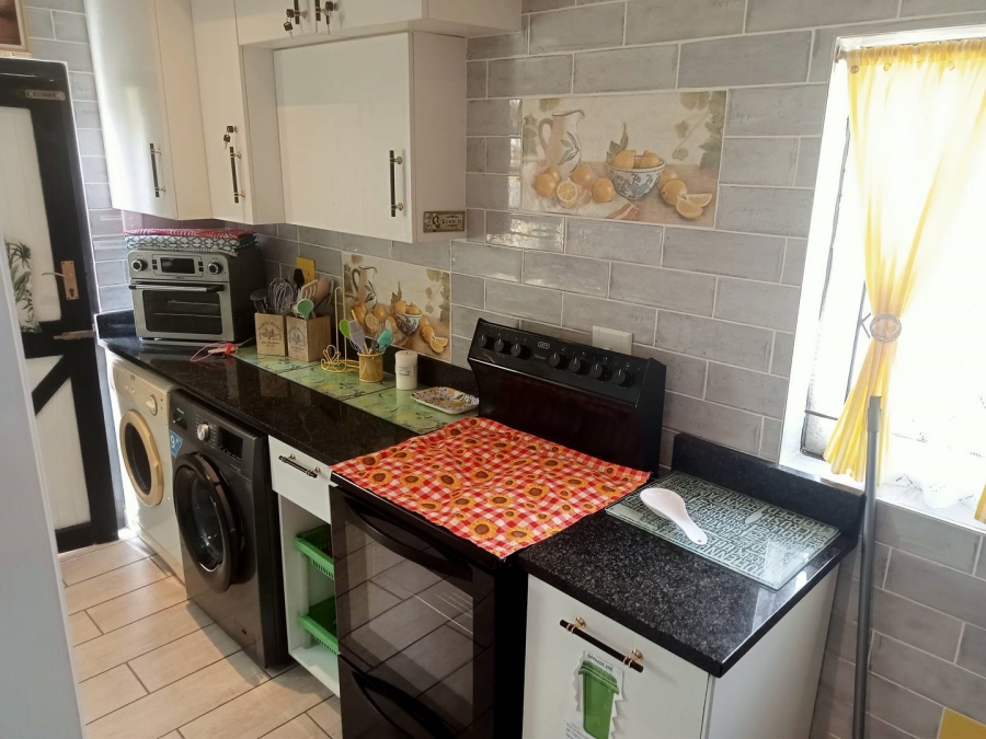 3 Bedroom Property for Sale in Uvongo KwaZulu-Natal