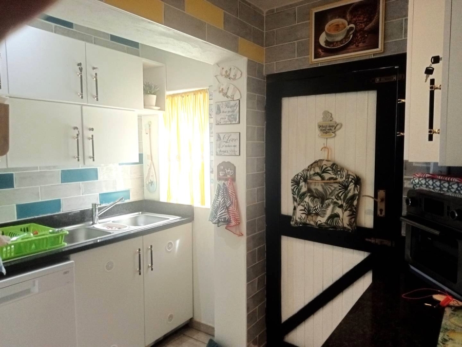 3 Bedroom Property for Sale in Uvongo KwaZulu-Natal