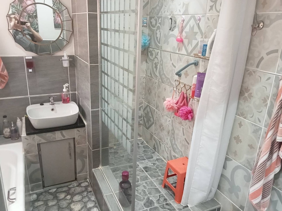 3 Bedroom Property for Sale in Uvongo KwaZulu-Natal