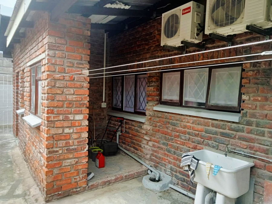 3 Bedroom Property for Sale in Uvongo KwaZulu-Natal