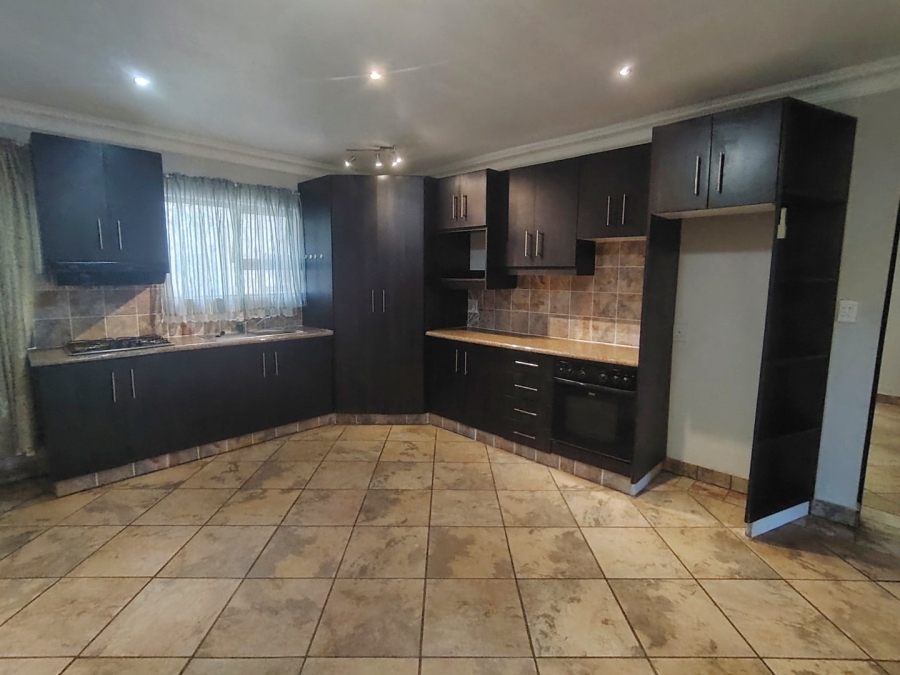 To Let 1 Bedroom Property for Rent in Uvongo KwaZulu-Natal