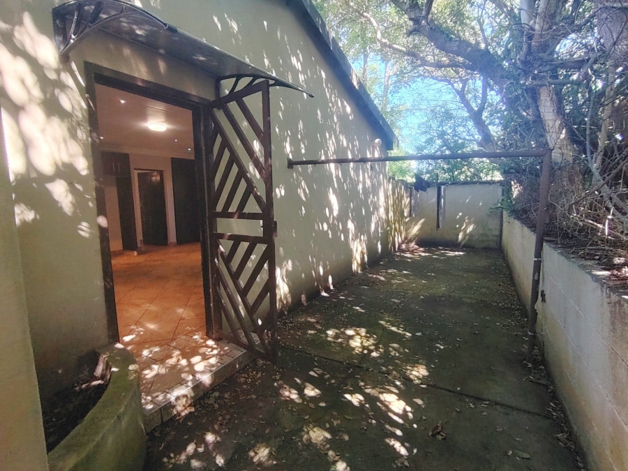 To Let 1 Bedroom Property for Rent in Uvongo KwaZulu-Natal