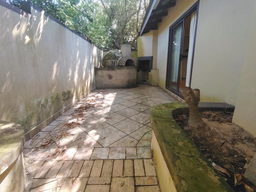 To Let 1 Bedroom Property for Rent in Uvongo KwaZulu-Natal