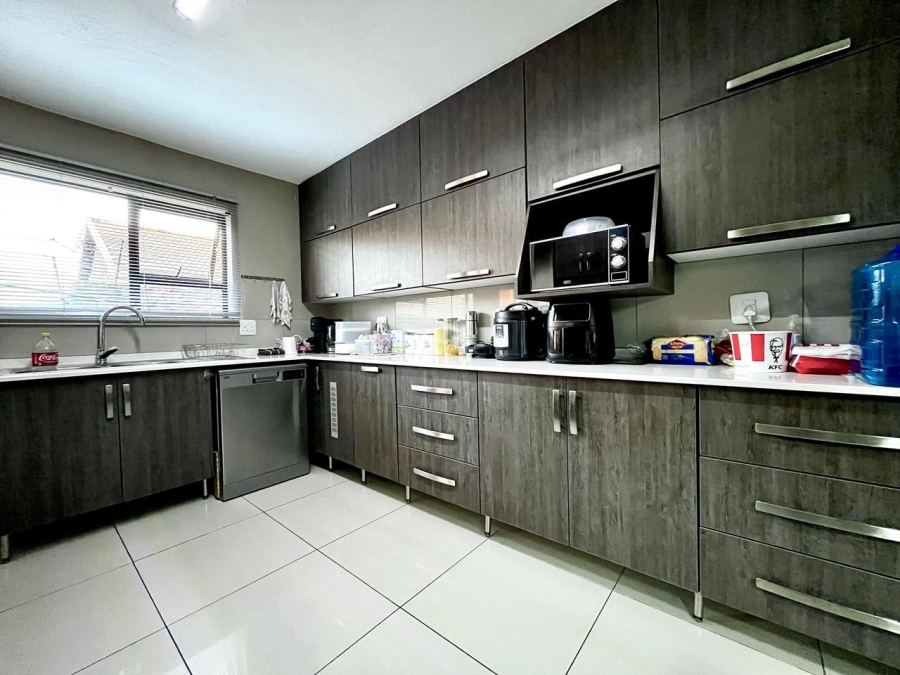 3 Bedroom Property for Sale in Huttenheights KwaZulu-Natal