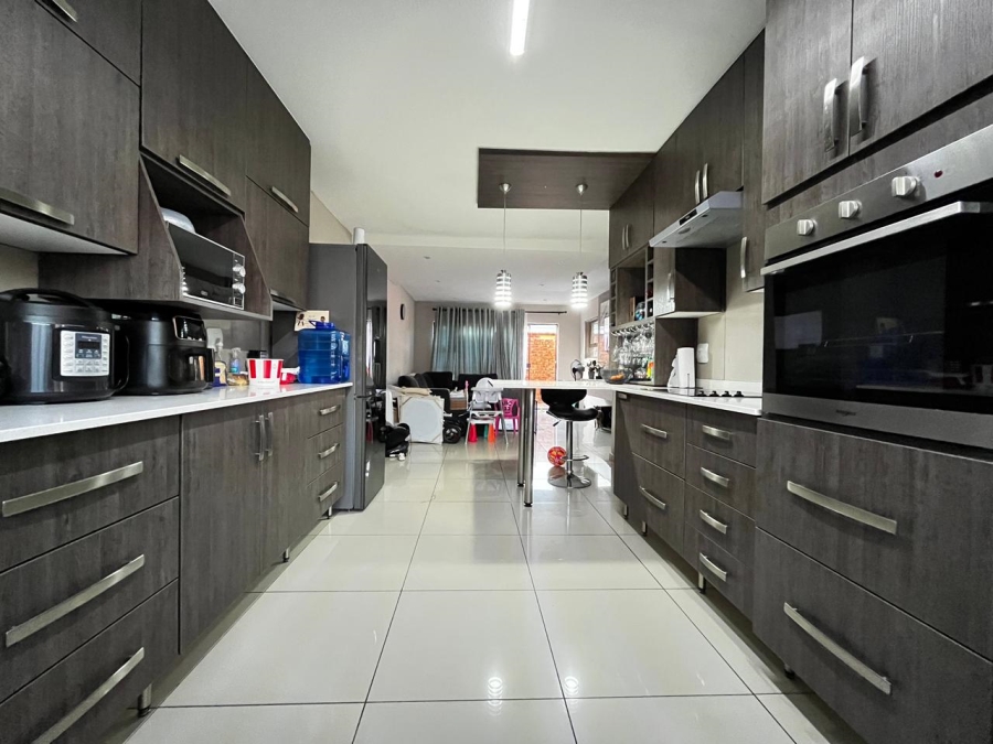 3 Bedroom Property for Sale in Huttenheights KwaZulu-Natal