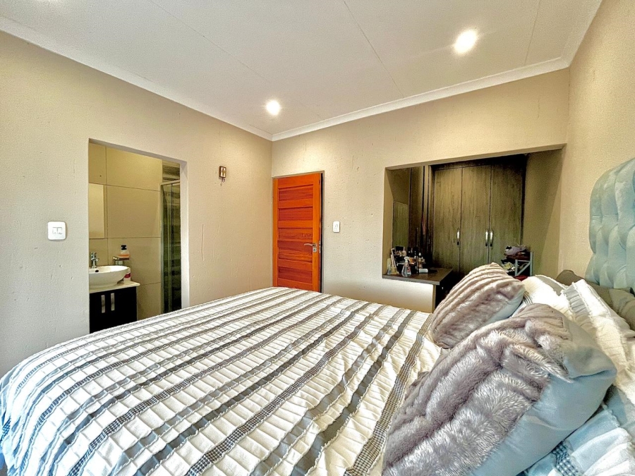 3 Bedroom Property for Sale in Huttenheights KwaZulu-Natal