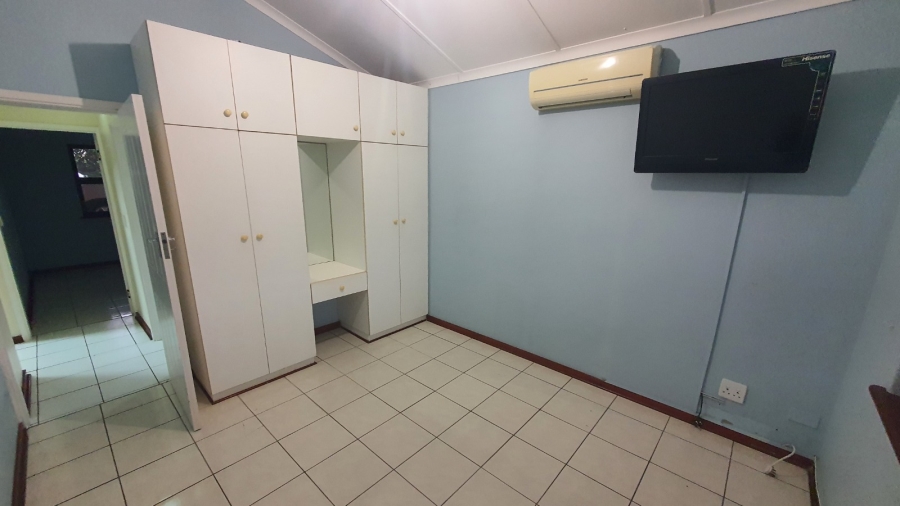 To Let 2 Bedroom Property for Rent in Hibberdene KwaZulu-Natal