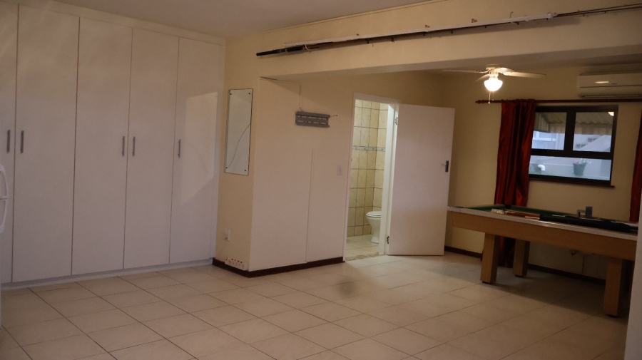 To Let 2 Bedroom Property for Rent in Hibberdene KwaZulu-Natal