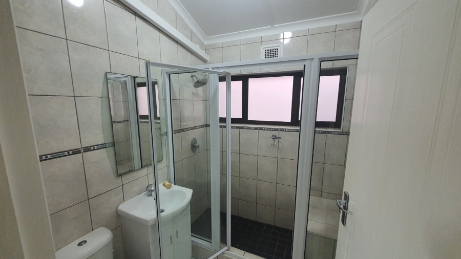 To Let 2 Bedroom Property for Rent in Hibberdene KwaZulu-Natal