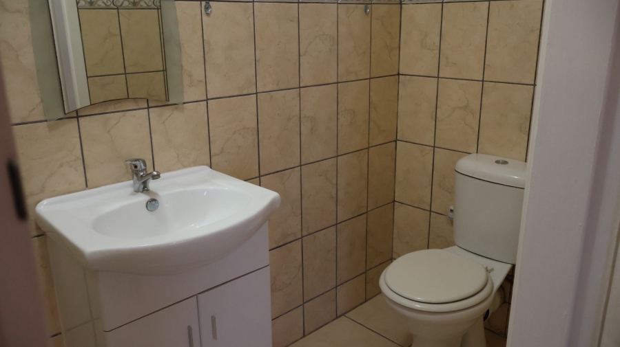 To Let 2 Bedroom Property for Rent in Hibberdene KwaZulu-Natal