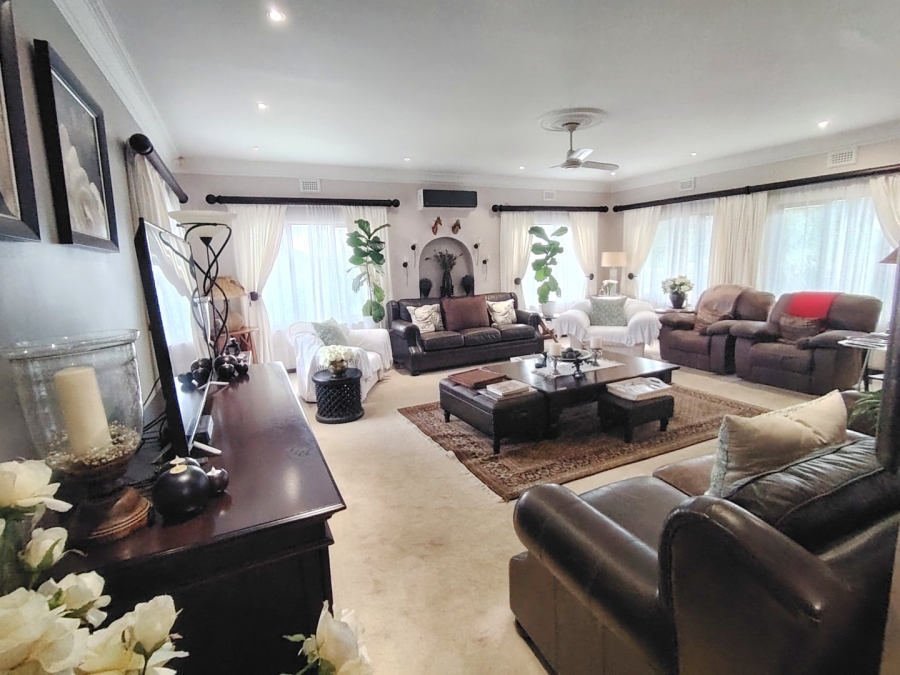 6 Bedroom Property for Sale in Margate KwaZulu-Natal