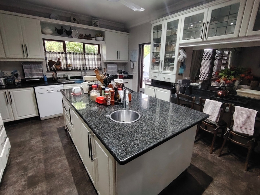 6 Bedroom Property for Sale in Margate KwaZulu-Natal