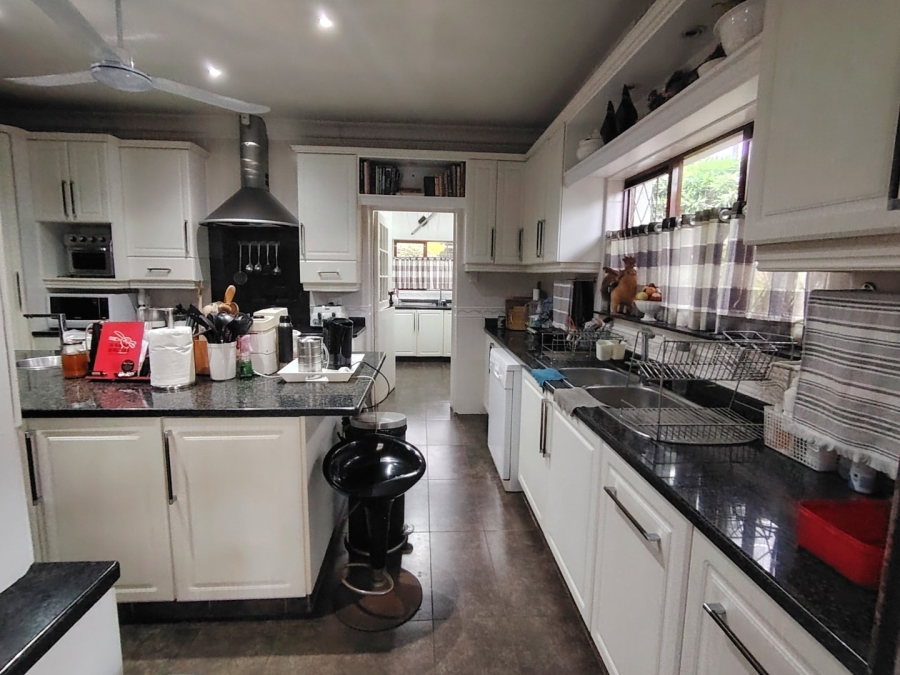 6 Bedroom Property for Sale in Margate KwaZulu-Natal