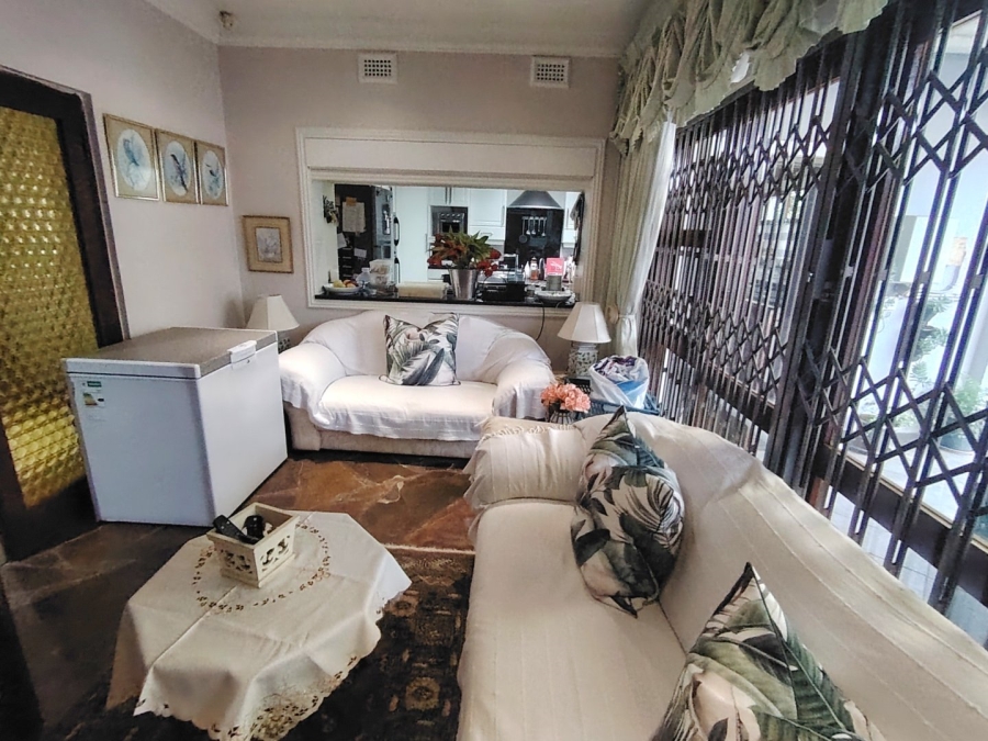 6 Bedroom Property for Sale in Margate KwaZulu-Natal