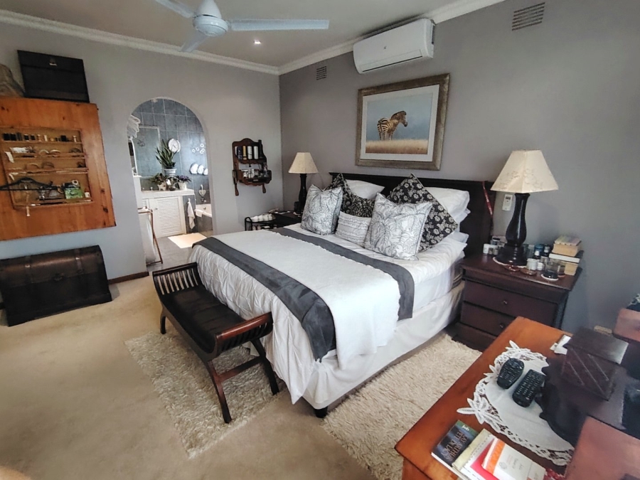 6 Bedroom Property for Sale in Margate KwaZulu-Natal