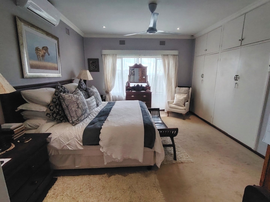 6 Bedroom Property for Sale in Margate KwaZulu-Natal