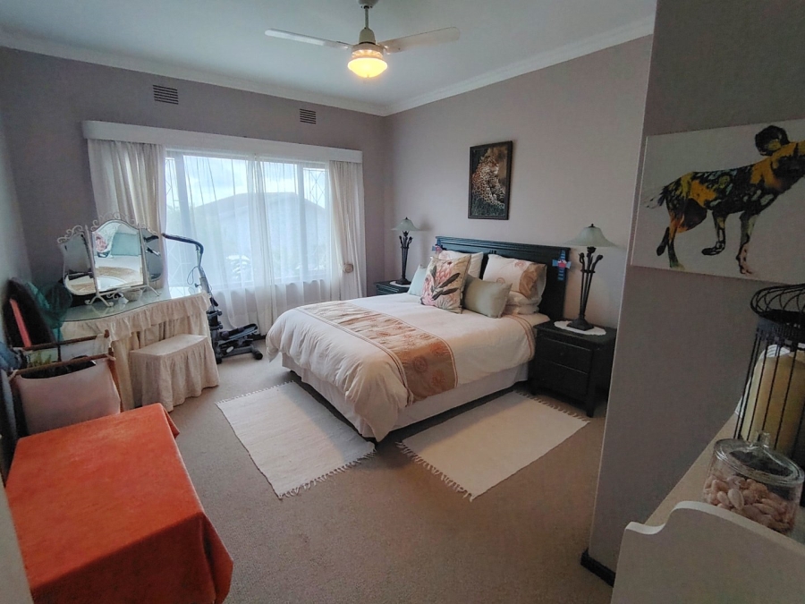 6 Bedroom Property for Sale in Margate KwaZulu-Natal