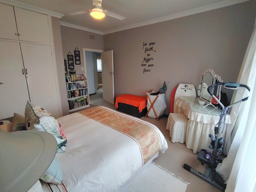 6 Bedroom Property for Sale in Margate KwaZulu-Natal