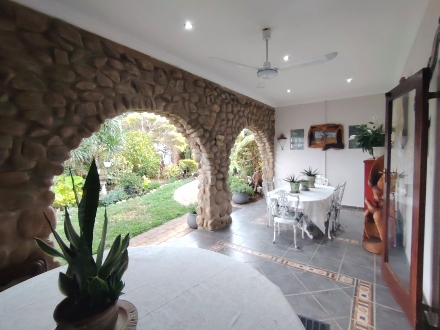 6 Bedroom Property for Sale in Margate KwaZulu-Natal