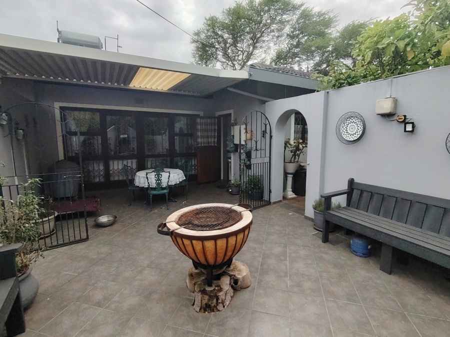 6 Bedroom Property for Sale in Margate KwaZulu-Natal
