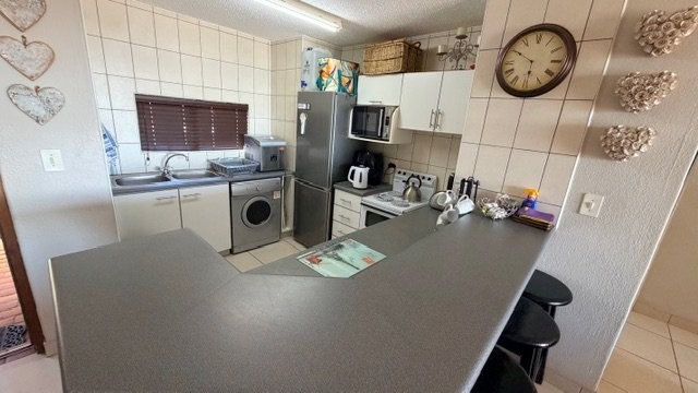 2 Bedroom Property for Sale in Uvongo KwaZulu-Natal