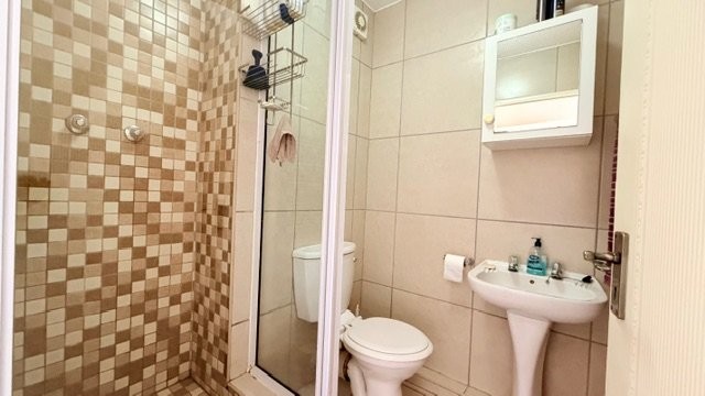 2 Bedroom Property for Sale in Uvongo KwaZulu-Natal