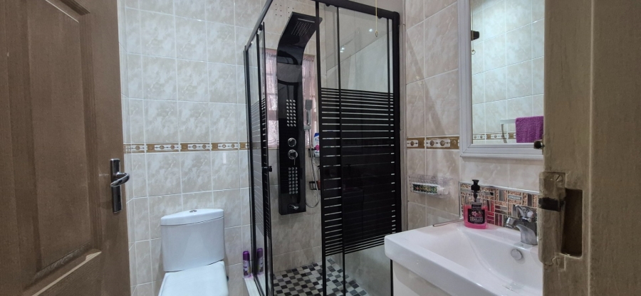 4 Bedroom Property for Sale in Genazzano KwaZulu-Natal