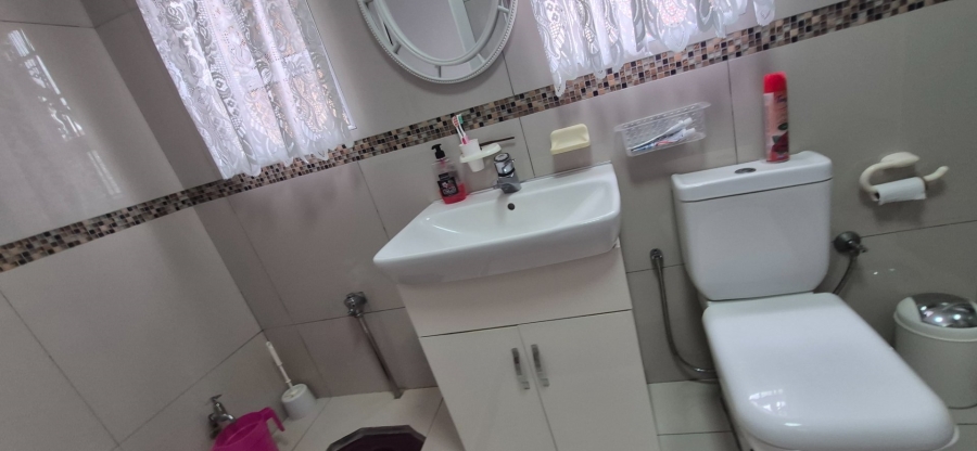 4 Bedroom Property for Sale in Genazzano KwaZulu-Natal