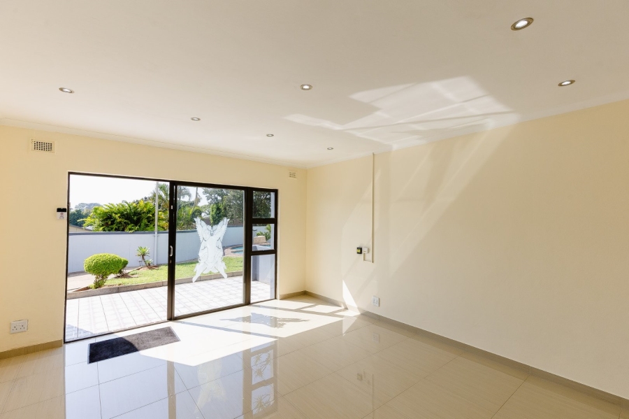 4 Bedroom Property for Sale in Oslo Beach KwaZulu-Natal