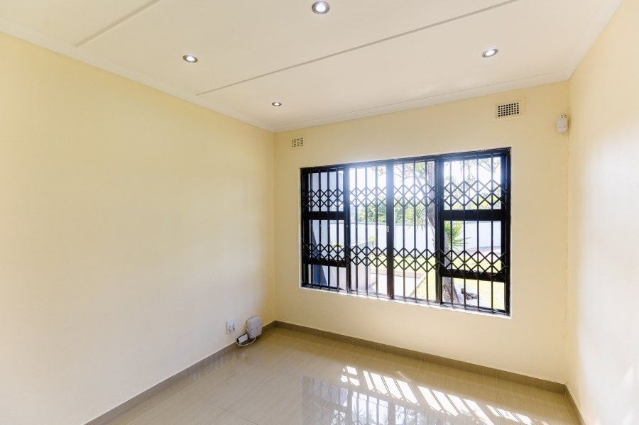 4 Bedroom Property for Sale in Oslo Beach KwaZulu-Natal