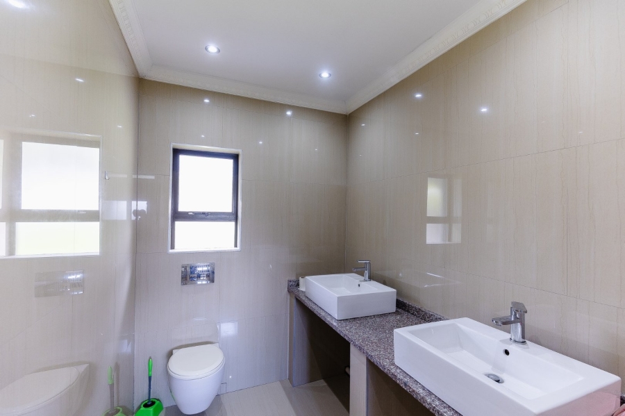 4 Bedroom Property for Sale in Oslo Beach KwaZulu-Natal