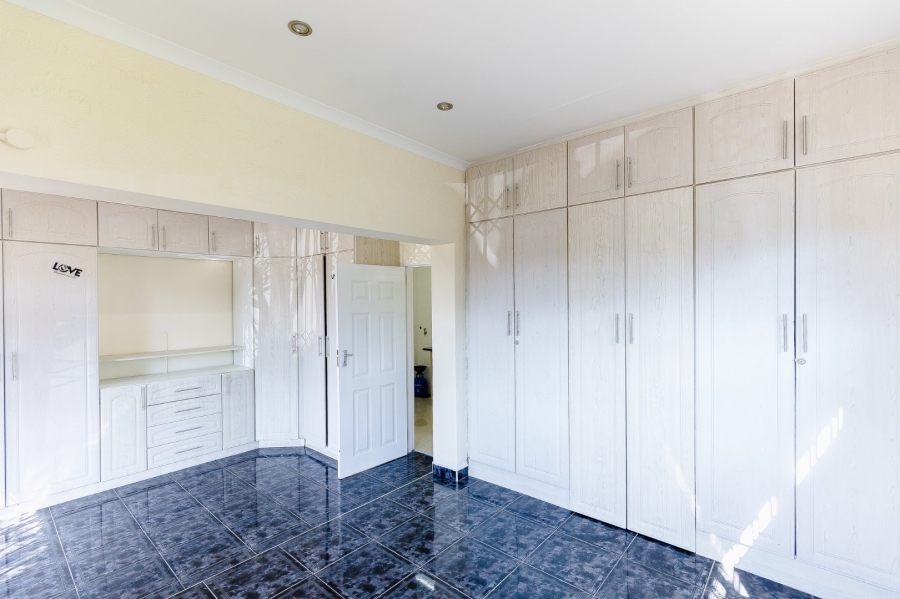 4 Bedroom Property for Sale in Oslo Beach KwaZulu-Natal