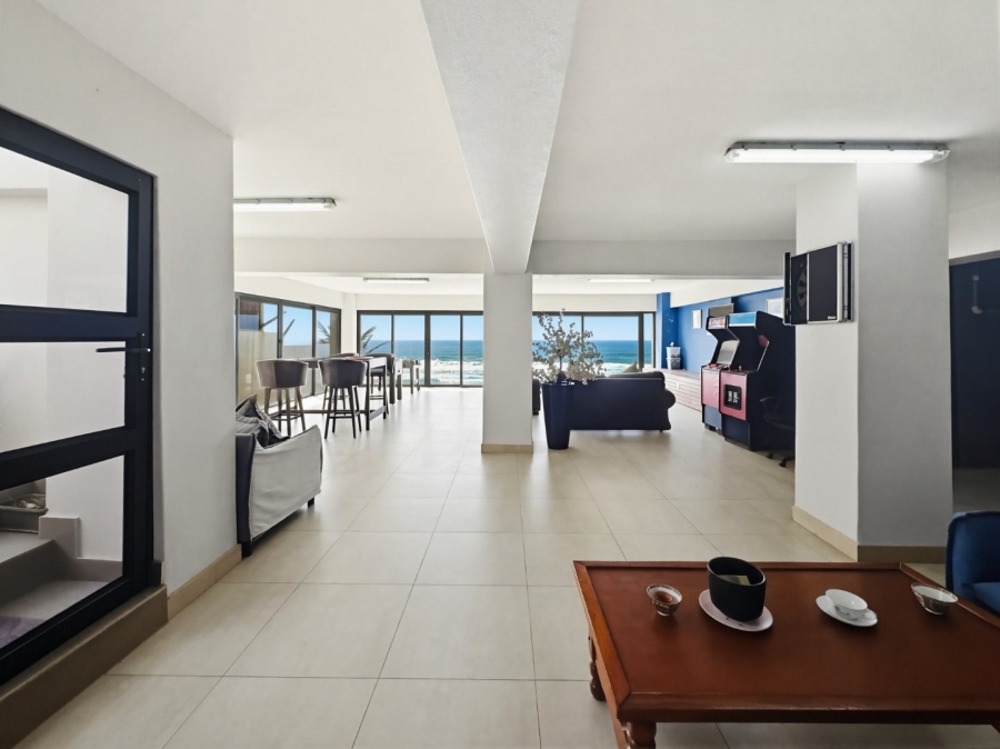 6 Bedroom Property for Sale in Tinley Manor KwaZulu-Natal