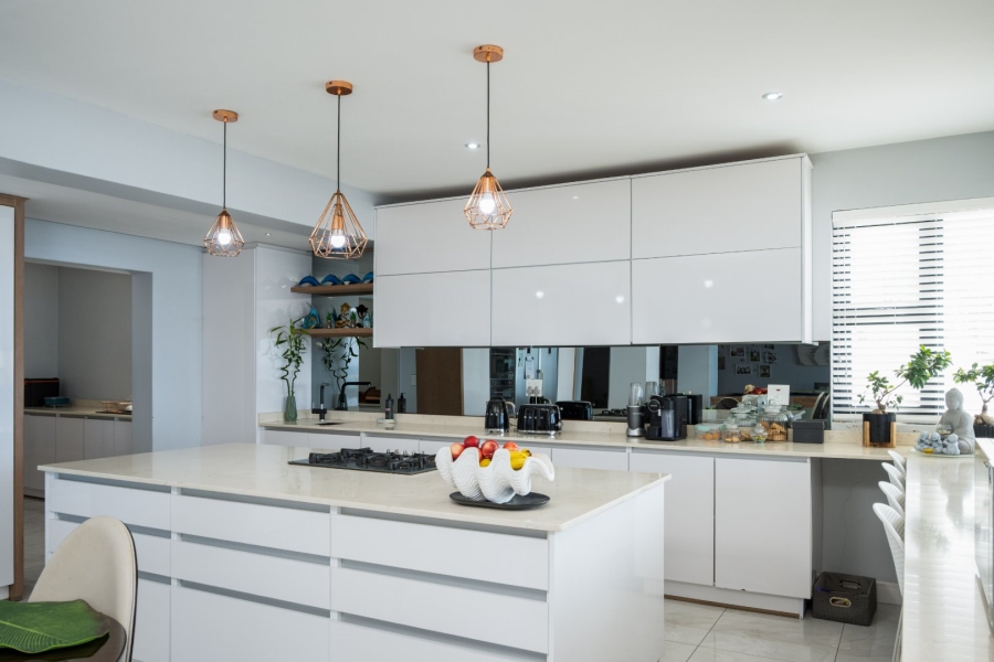 6 Bedroom Property for Sale in Tinley Manor KwaZulu-Natal