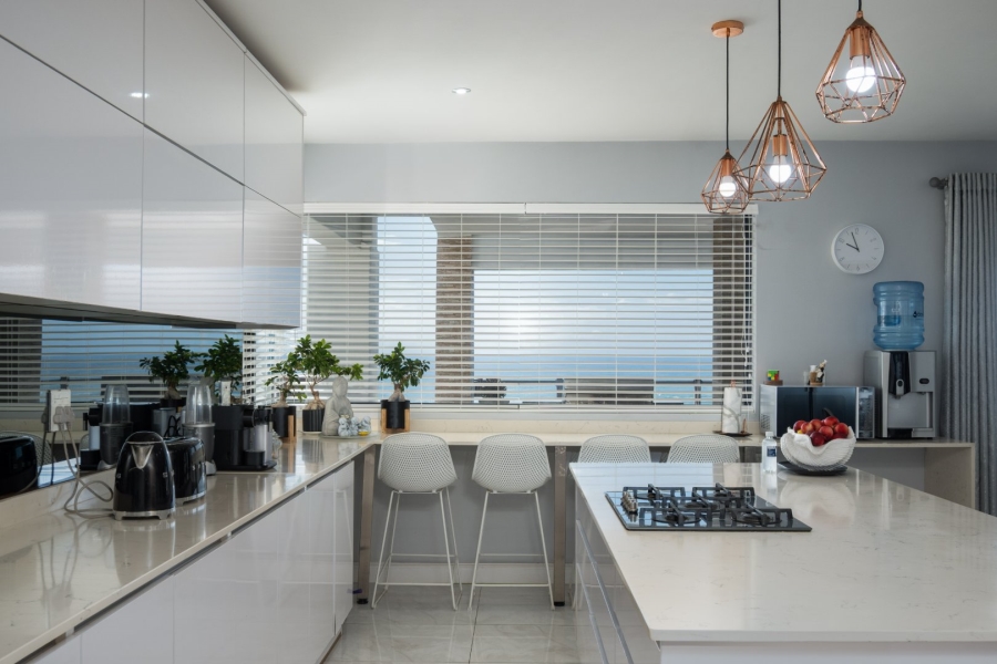 6 Bedroom Property for Sale in Tinley Manor KwaZulu-Natal