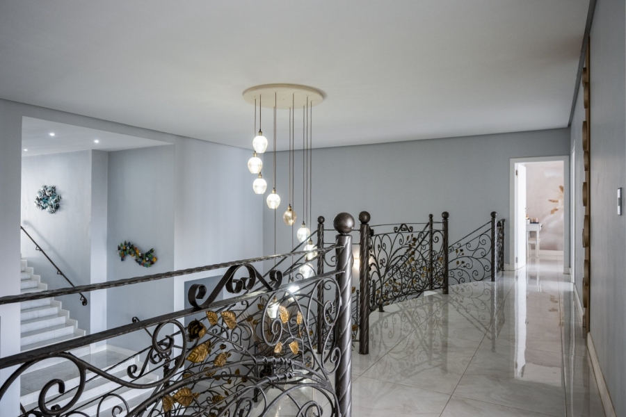 6 Bedroom Property for Sale in Tinley Manor KwaZulu-Natal