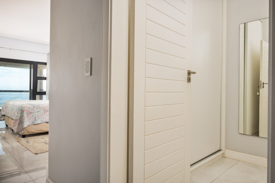 6 Bedroom Property for Sale in Tinley Manor KwaZulu-Natal