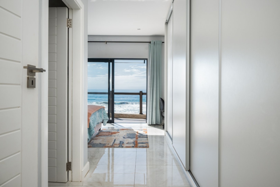 6 Bedroom Property for Sale in Tinley Manor KwaZulu-Natal