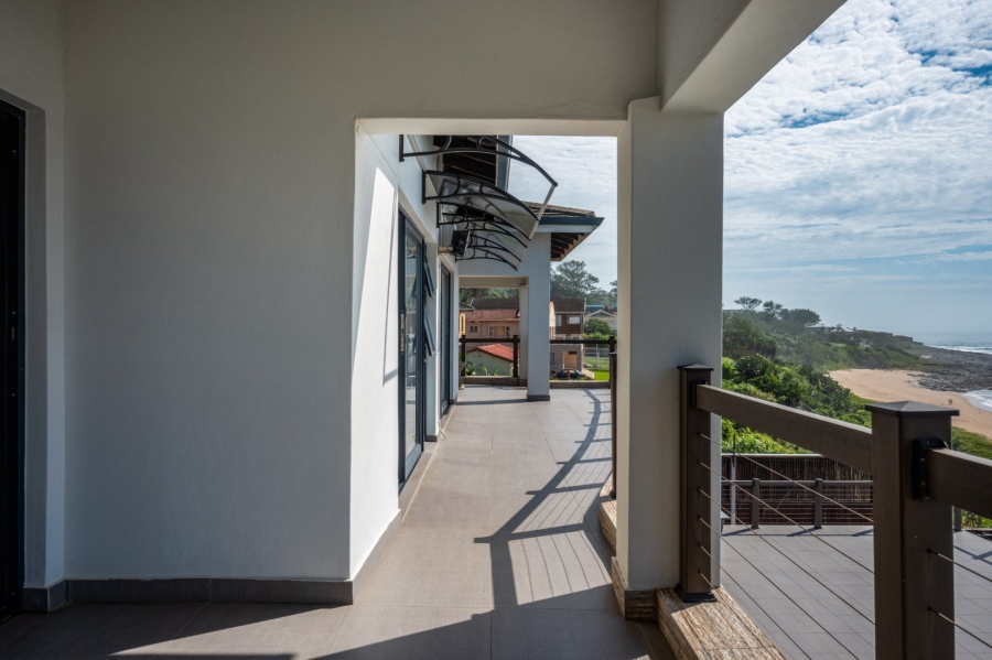 6 Bedroom Property for Sale in Tinley Manor KwaZulu-Natal