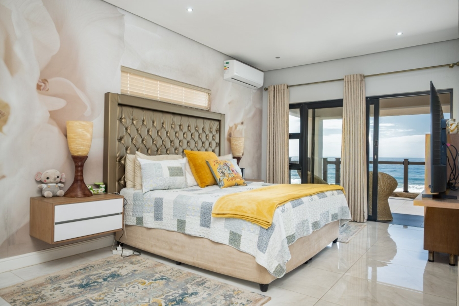 6 Bedroom Property for Sale in Tinley Manor KwaZulu-Natal