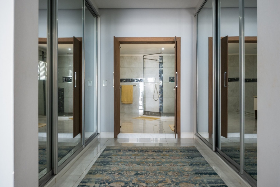 6 Bedroom Property for Sale in Tinley Manor KwaZulu-Natal