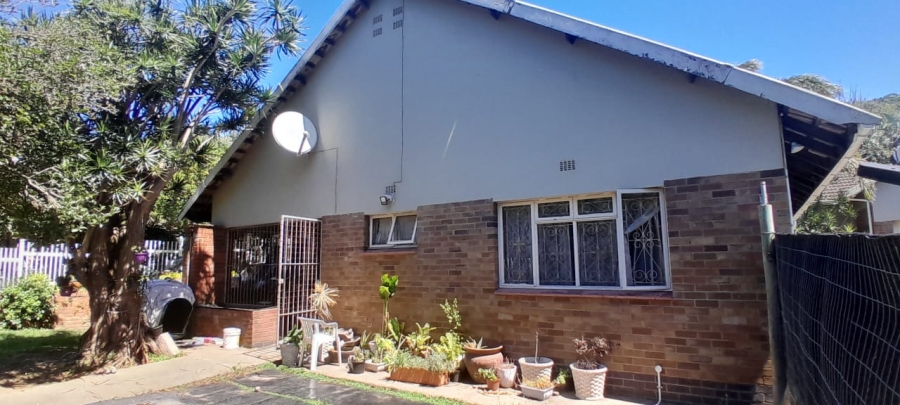 3 Bedroom Property for Sale in Umtentweni KwaZulu-Natal