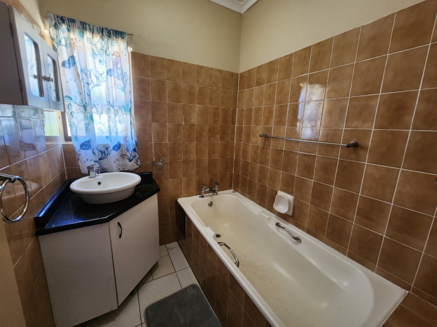 2 Bedroom Property for Sale in Amanzimtoti KwaZulu-Natal