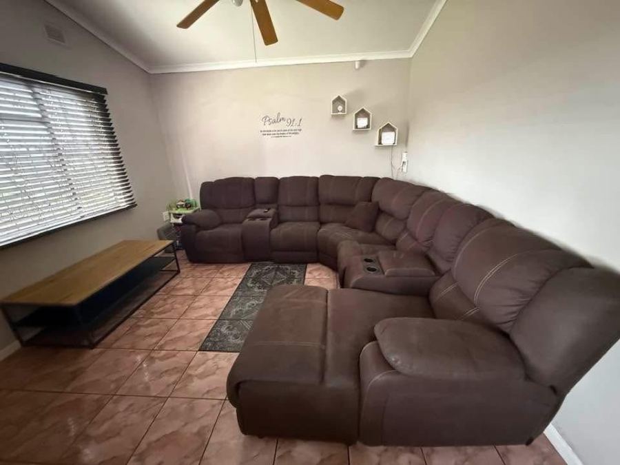 To Let 3 Bedroom Property for Rent in Newholme KwaZulu-Natal