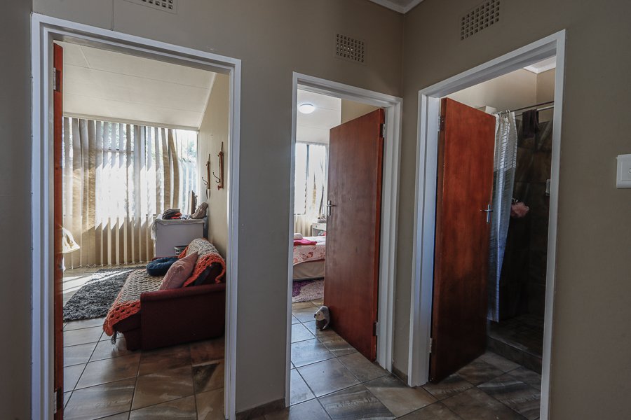 2 Bedroom Property for Sale in Huttenheights KwaZulu-Natal