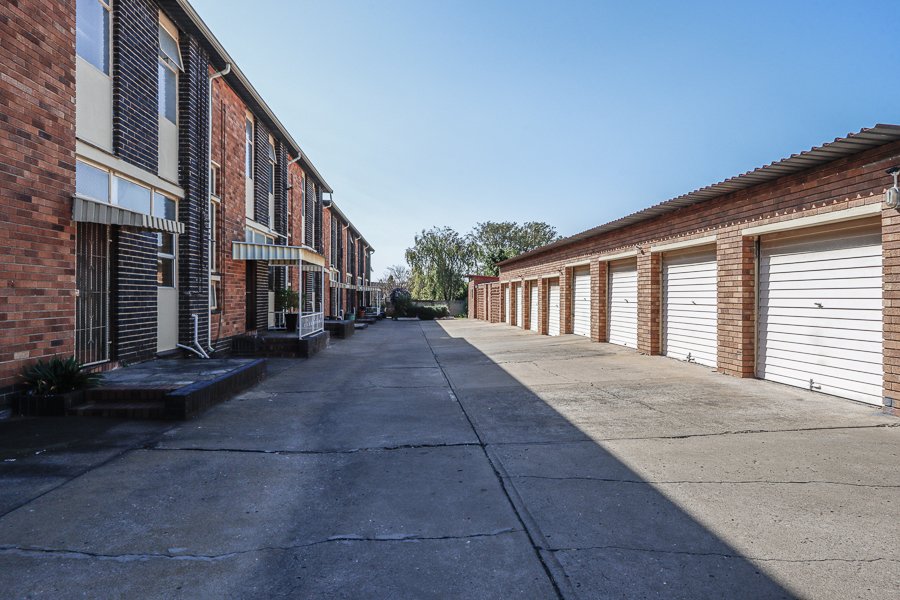 2 Bedroom Property for Sale in Huttenheights KwaZulu-Natal