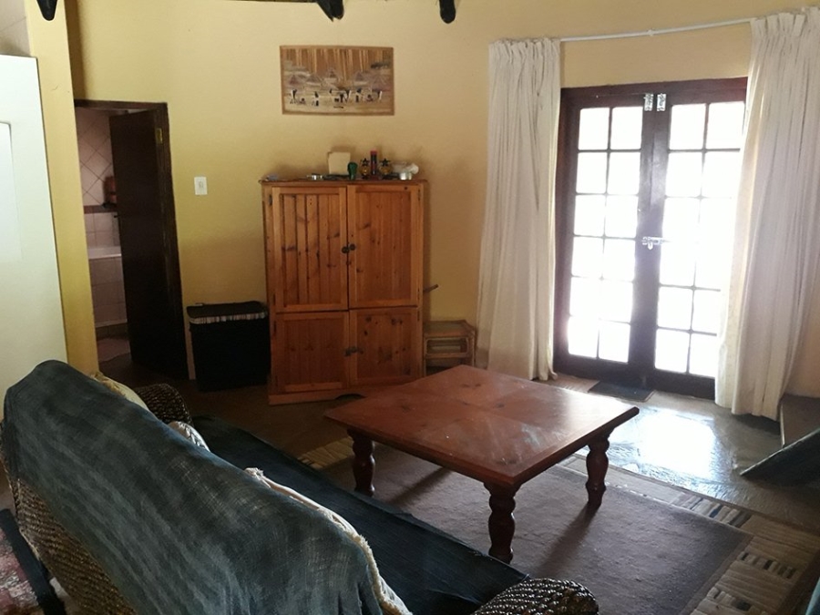 2 Bedroom Property for Sale in Umtentweni KwaZulu-Natal