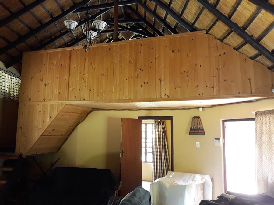 2 Bedroom Property for Sale in Umtentweni KwaZulu-Natal