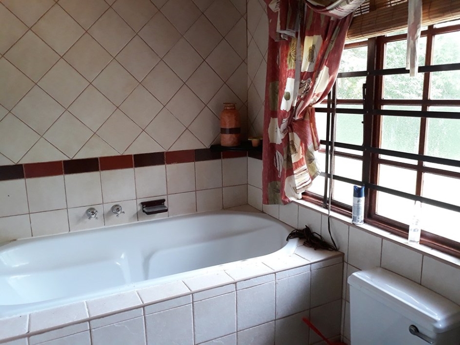 2 Bedroom Property for Sale in Umtentweni KwaZulu-Natal